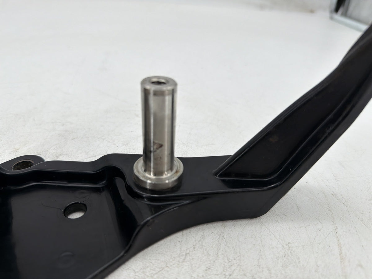 2002 Harley Heritage Softail Classic FLSTC OEM Right 1 Footboard Mount Bracket