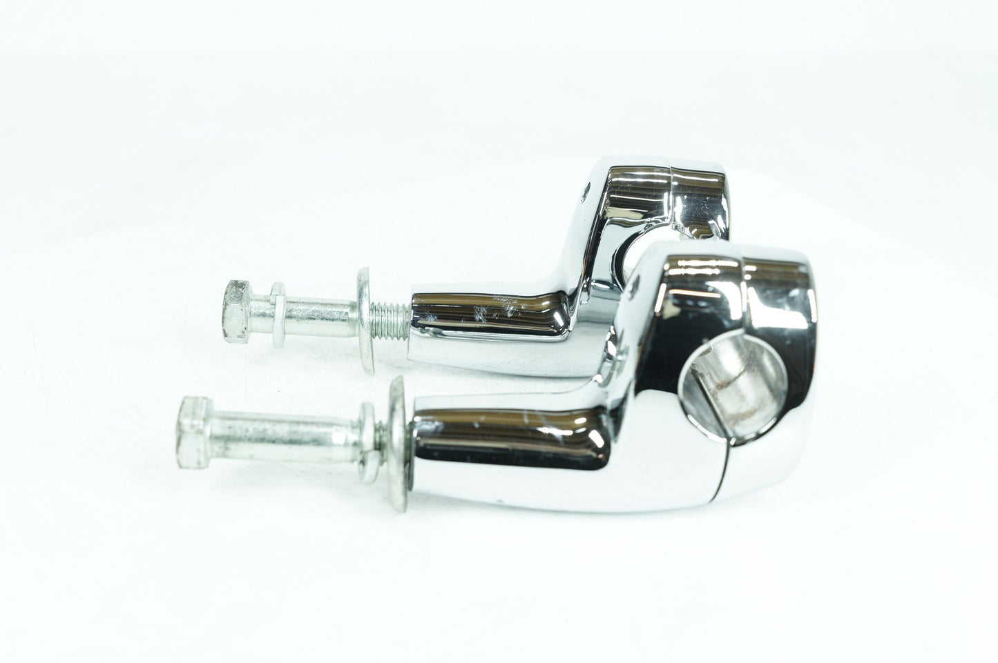 2007 - 2017 Harley-Davidson Dyna Switchback Front Handlebar Riser Top Clamp 55900004