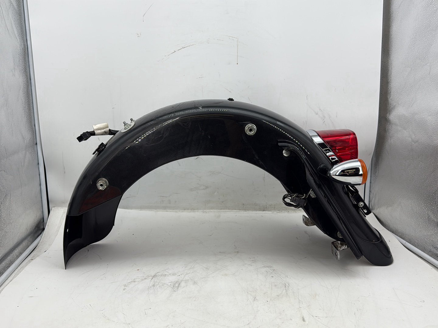 2007 Harley Street Glide Touring FLHX OEM Rear Wheel Fender & Turn Signals Bar
