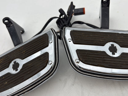 2011 Harley Road King Touring FLHRC Classic OEM Left & Right Passenger Floorboard Foot Rest