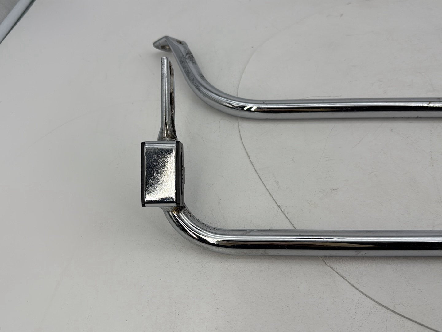 1999 - 2006 Harley-Davidson Touring Electra Glide Rear Left Right Saddlebag Guard Rails Bar 49194-85