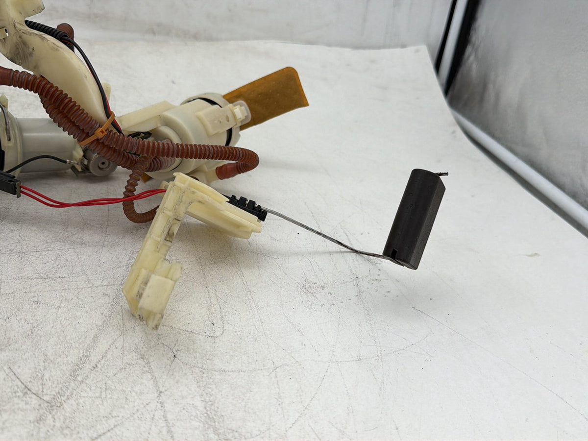 2009 Harley Road Glide Touring FLTR OEM Fuel Pump Gas Gasoline Petrol Sending