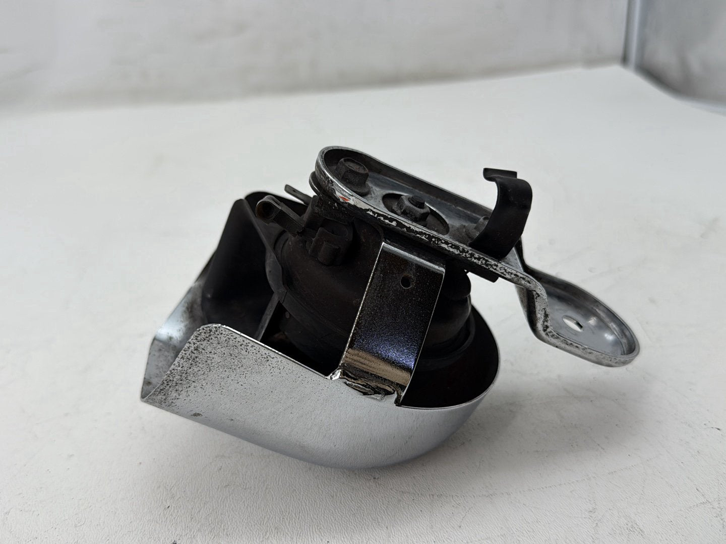 2008 Harley Road King Touring FLHR OEM Horn Signal Klaxon Chrome Cover
