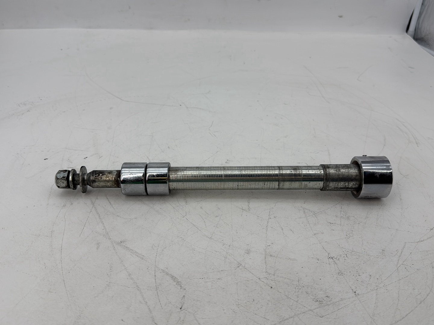 2007 - 2012 Harley-Davidson Touring Electra Glide Ultra Front Wheel Axle Bolt Shaft 	41547-07A