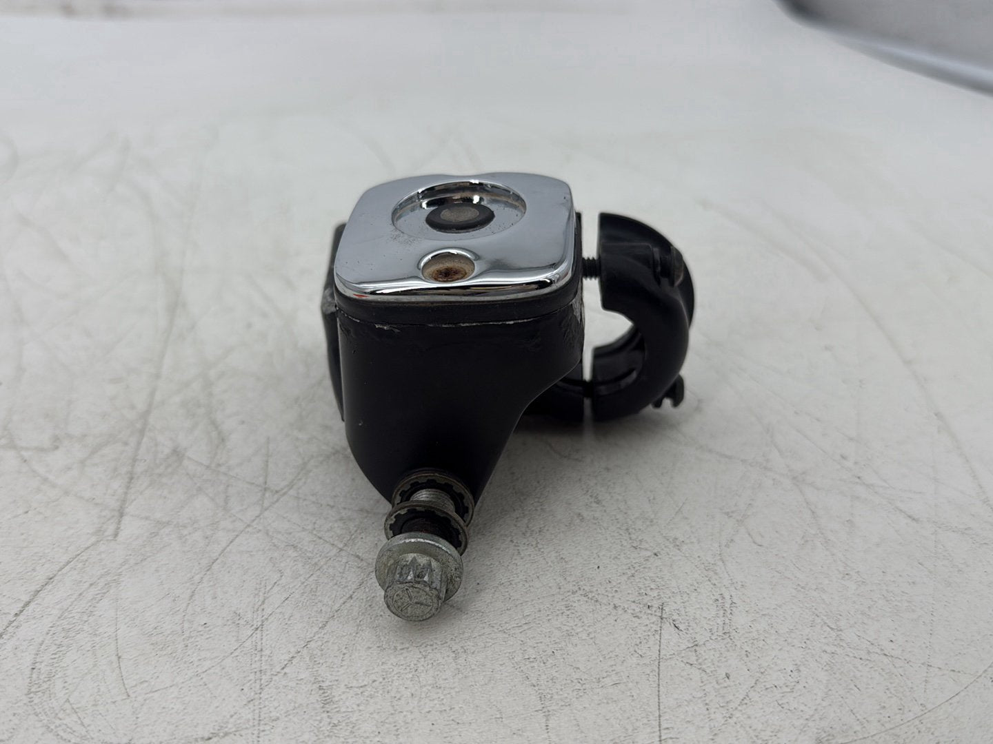 2006 Harley Softail FLSTCI Heritage Classic OEM Front Right Hand Brake Lever Master Cylinder Reservoir