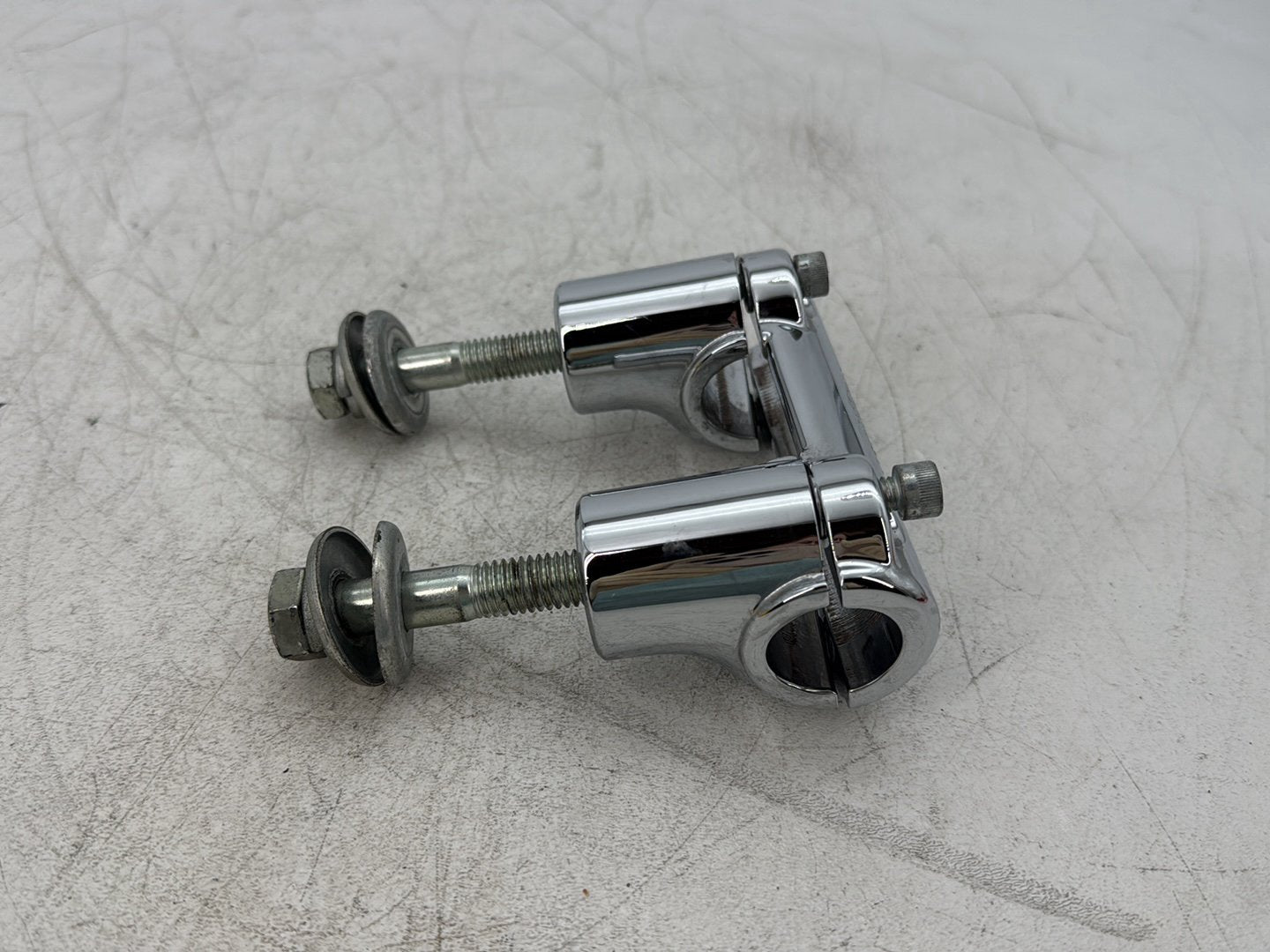 2013 Harley Heritage Softail Classic FLSTC OEM Front Handlebar Riser Top Clamp Chrome