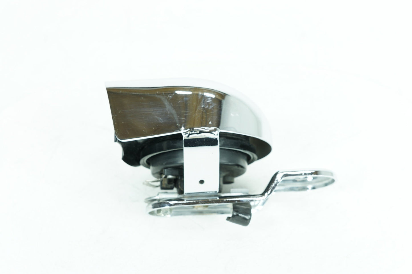 1999 - 2006 Harley-Davidson Softail Heritage Classic Horn Signal Klaxon Chrome Cover 69060-90F