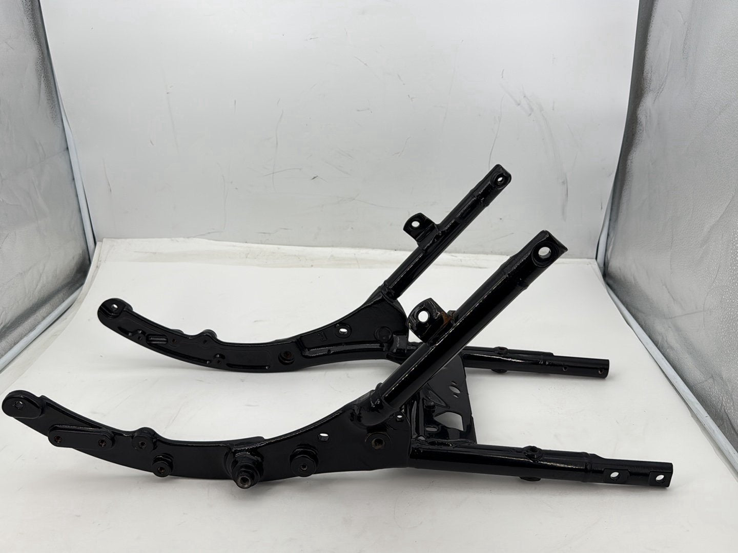 11 Harley Road King Touring Classic OEM Rear Back Sub Frame Rail Bar 48079-09BHP