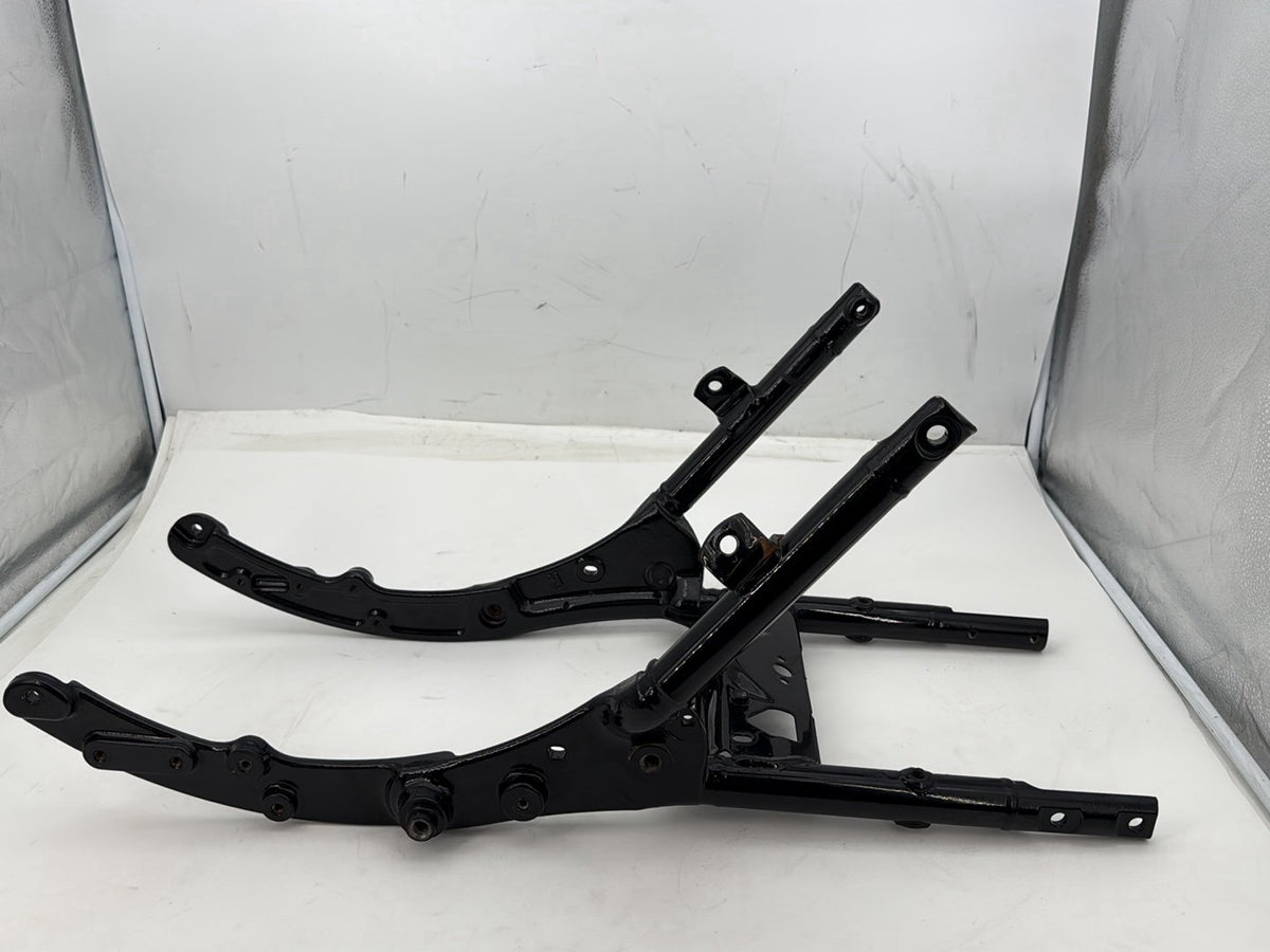 11 Harley Road King Touring Classic OEM Rear Back Sub Frame Rail Bar 48079-09BHP