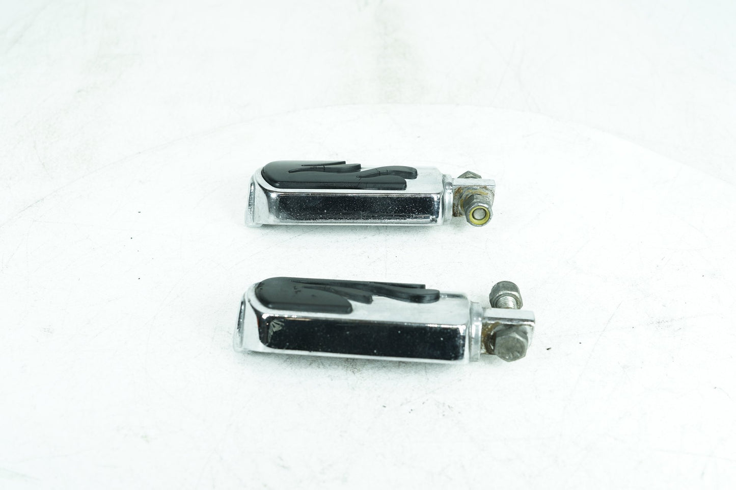 1999 - 2006 Harley-Davidson Softail Fat Boy Passenger Left & Right Foot Pegs 33048-72