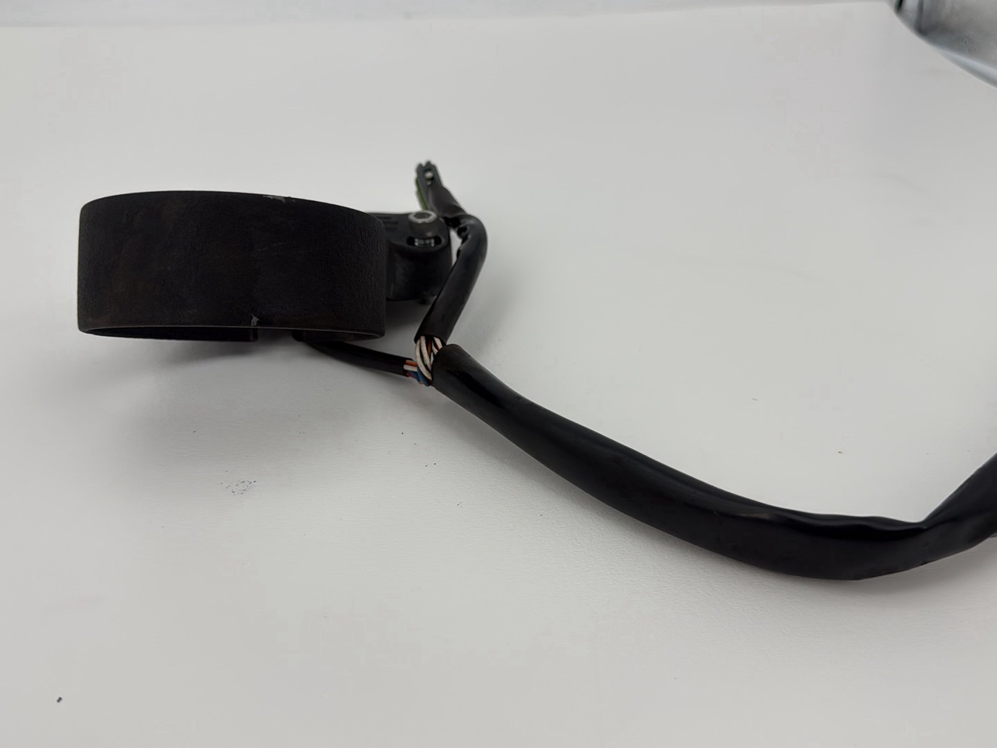 2014 Harley Sportster XL883L 883 SuperLow OEM Speedometer Holder Bracket Mount Bezel