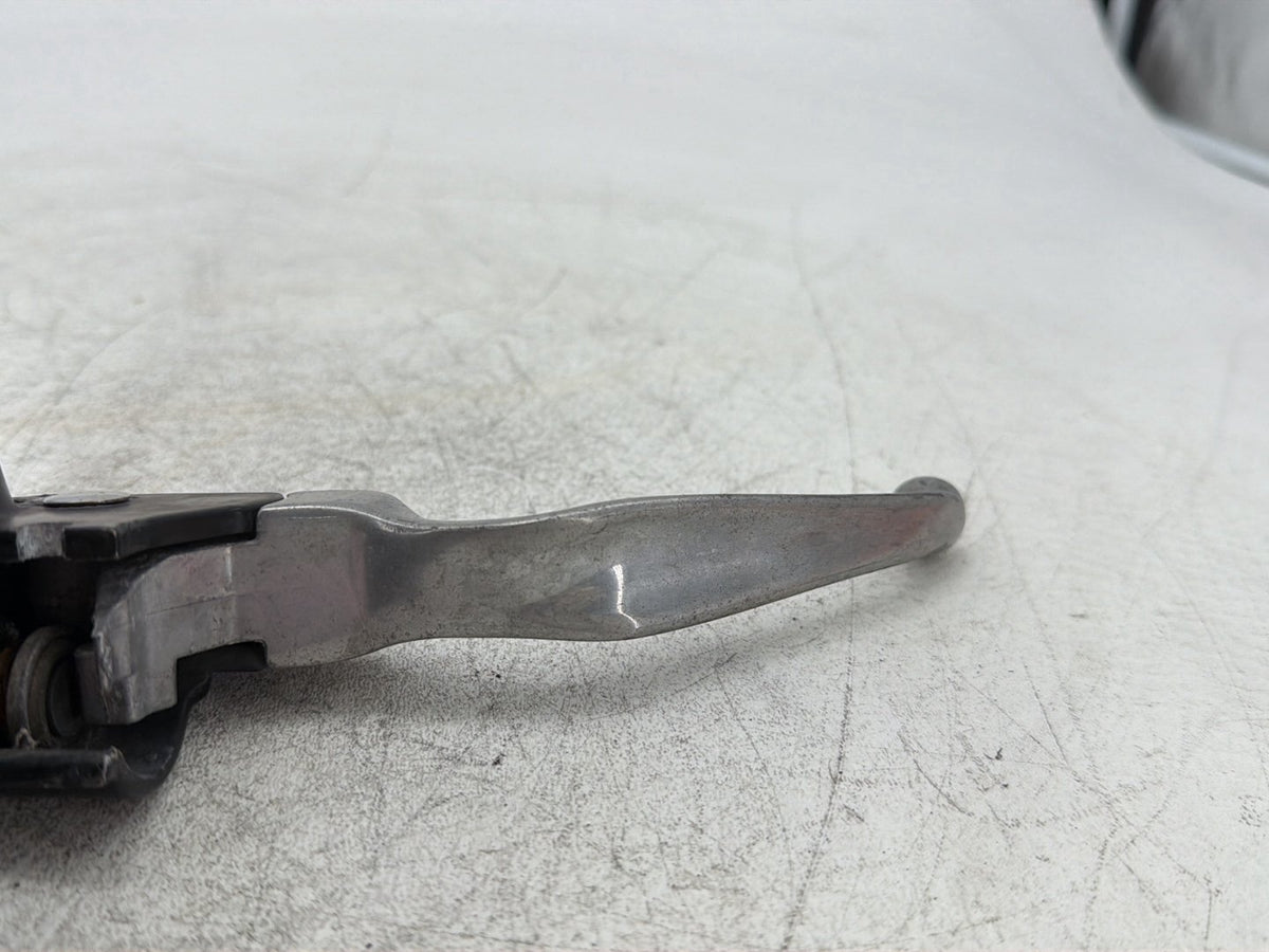 2005 Harley Electra Glide Touring Ultra Front Right Brake Lever Master Cylinder
