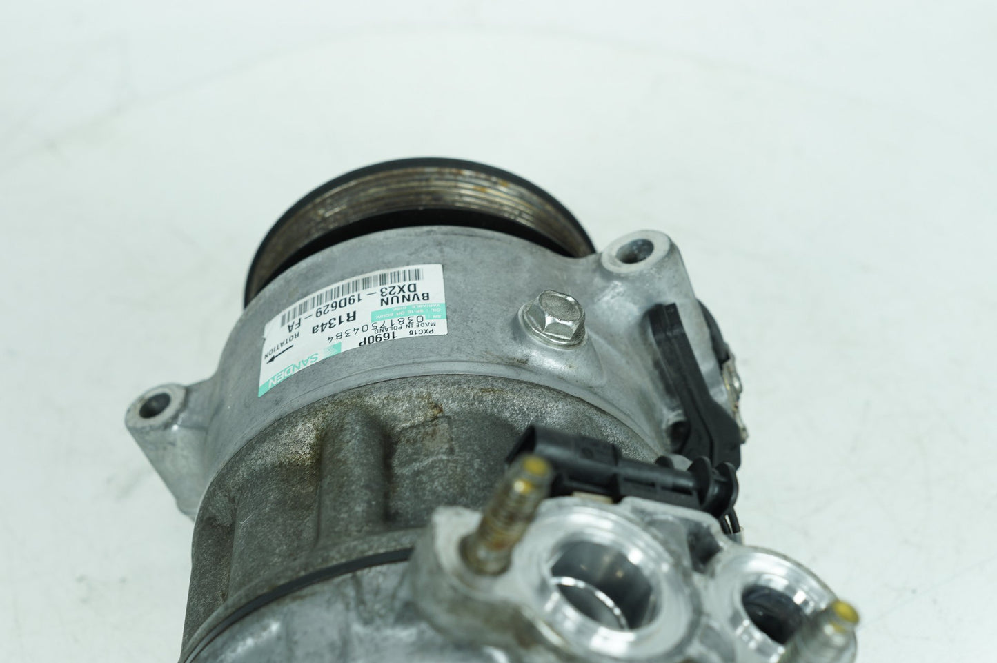 2013 - 2015 Jaguar XF  Air Conditioning Compressor Bracket