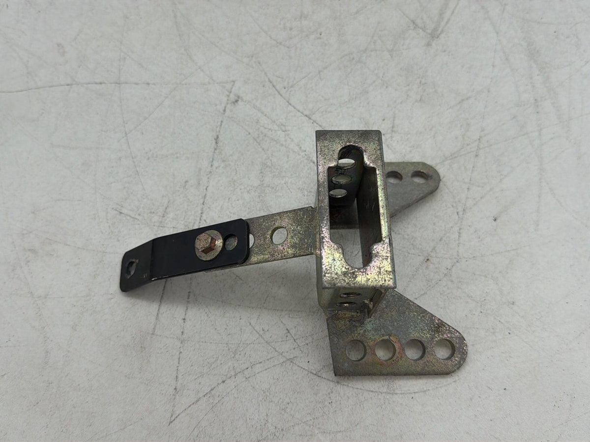 2006 Harley Electra Glide Touring Ultra FLHTCUI OEM Driver Rider Backrest Bracket Mount 52589-09A