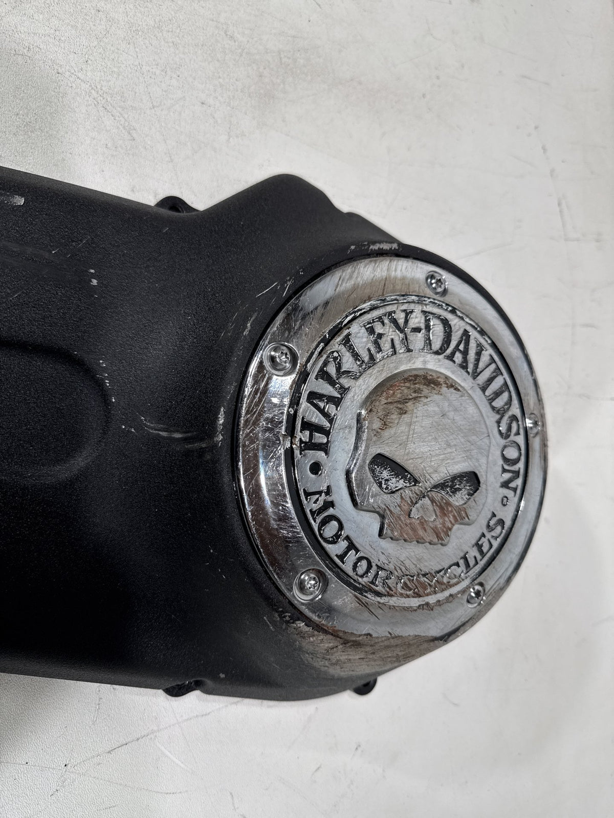 2016 Harley Dyna Fat Bob OEM Outer Primary Clutch Cover Willie G Skull SCRATCHED