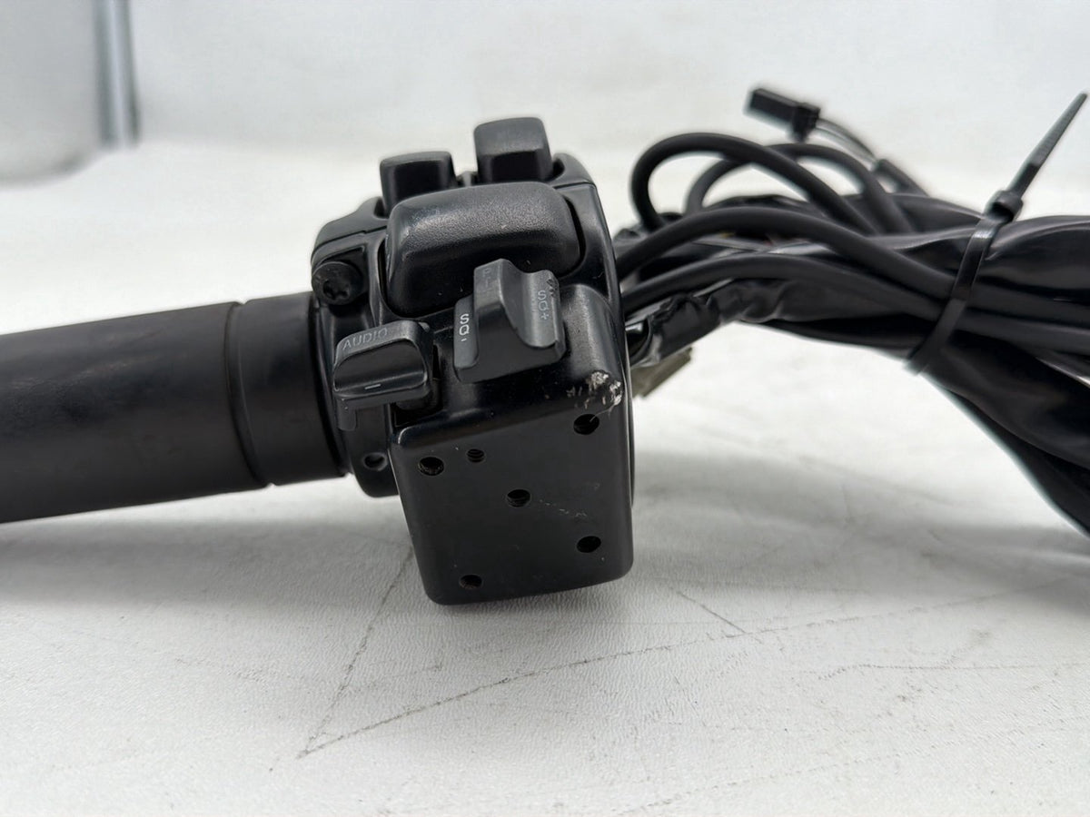 2011 Harley Electra Glide Touring Left Turn Signal Headlight Switches Controls