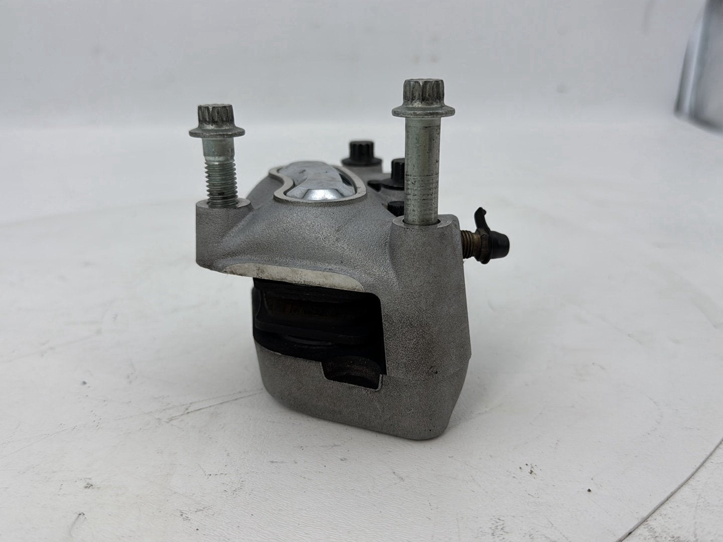 1999 - 2006 Harley-Davidson Touring CVO Screamin Eagle Road King Front Right 1 Brake Caliper 44382-99C