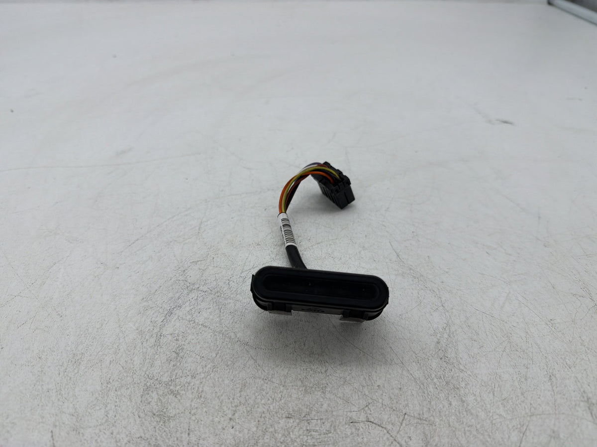 13 Harley Street Glide Touring FLHX OEM Dash Indicator Lamp Wire Plug 68789-96A