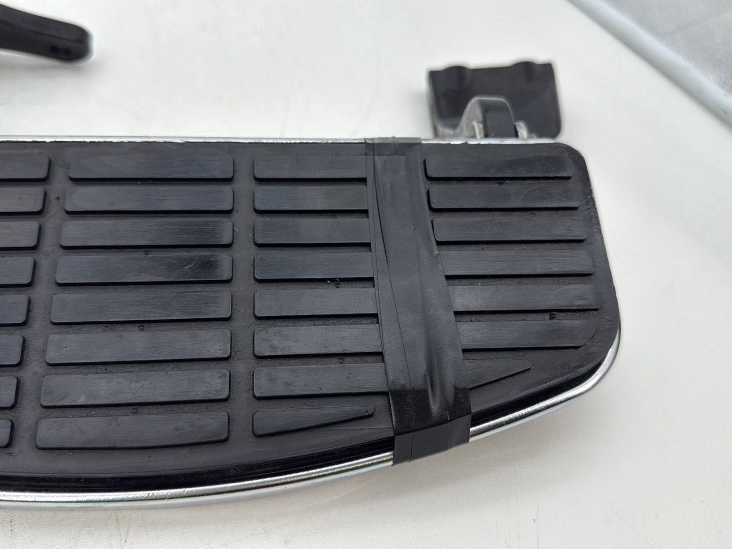 2002 Harley Dyna FXD Super Glide OEM Left Right Driver Floorboard Foot Rest