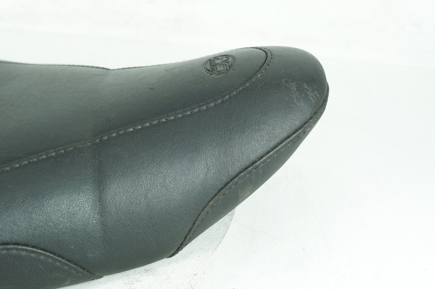 2004 - 2022 Harley-Davidson Sportster Iron 883 Rider Driver Solo Seat Pillion MUSTANG