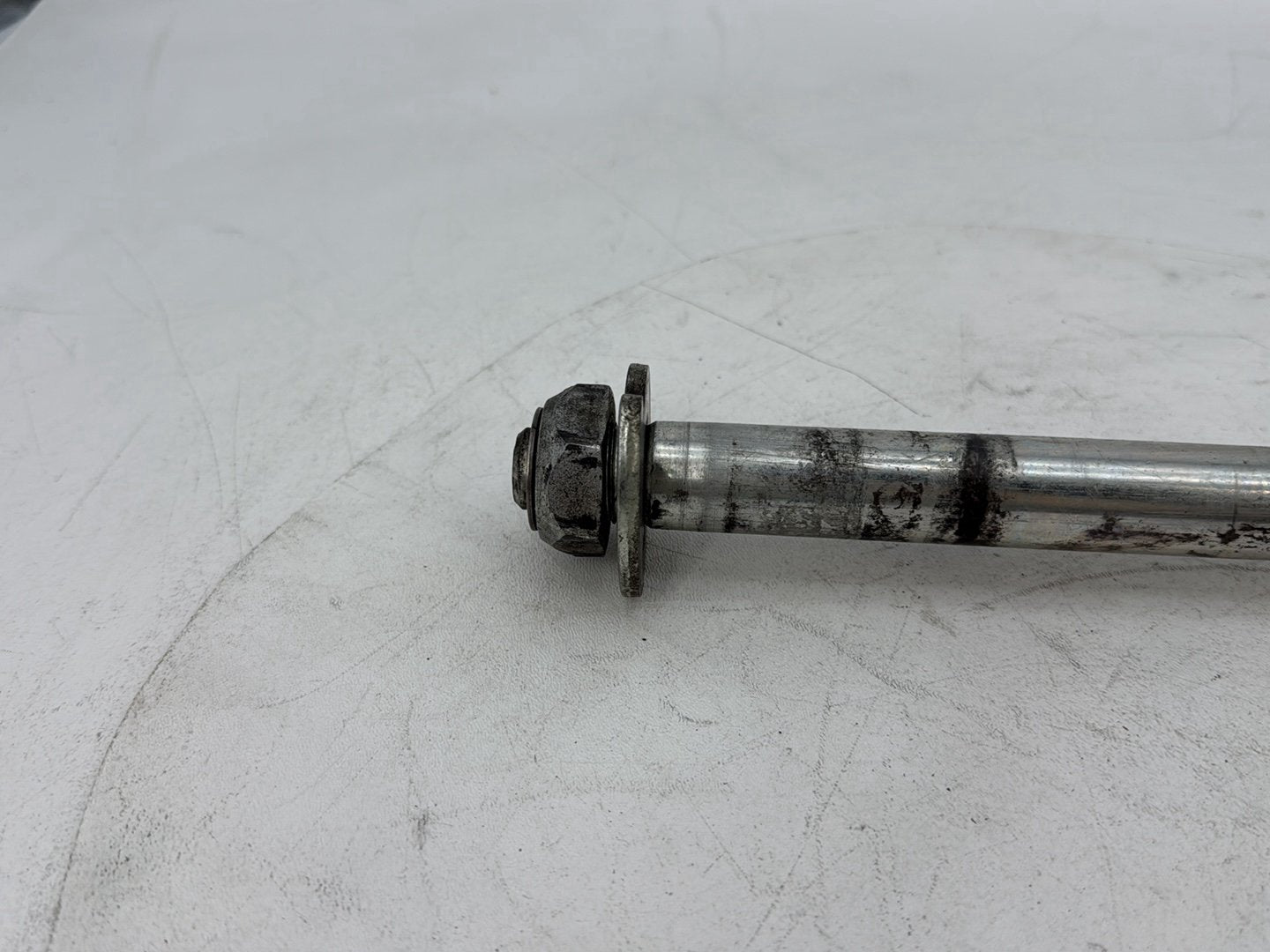 1999 - 2006 Harley-Davidson Touring Electra Glide Ultra Rear Wheel Axle Bolt Shaft 41056-02