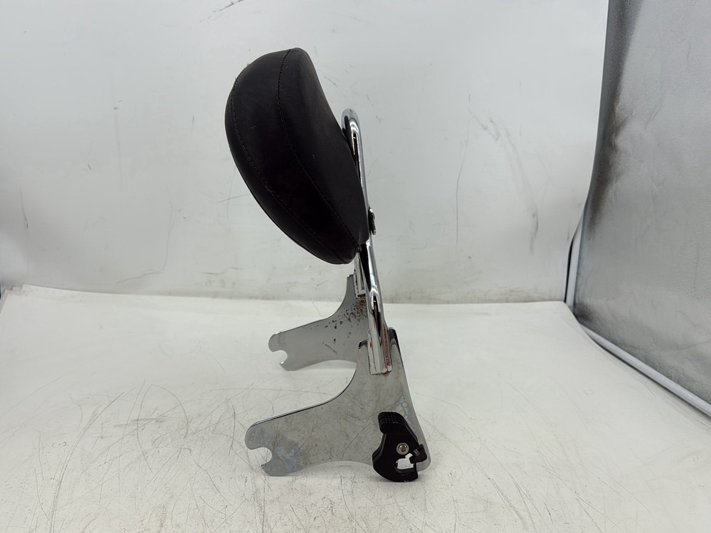 2000 Harley Touring Electra Glide Ultra Rear Sissy Bar w/ Backrest Cushion Pad
