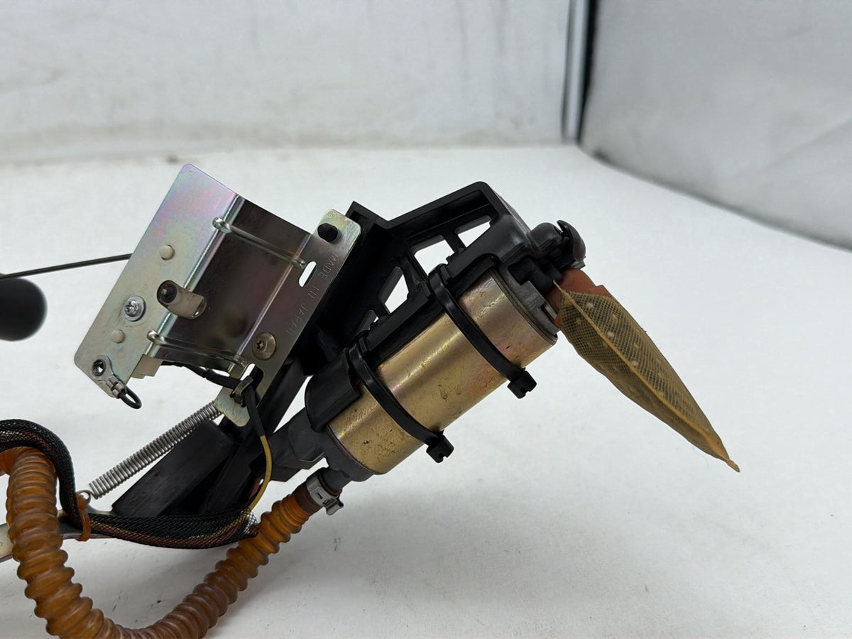 2007 Harley Street Glide Touring FLHX OEM Fuel Pump Gas Gasoline Petrol Sending