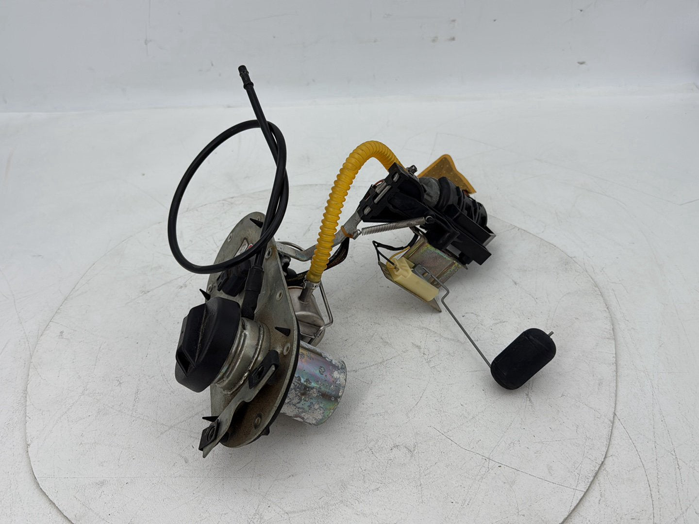 1999 - 2006 Harley-Davidson Touring Electra Glide Ultra Fuel Pump Gas Gasoline Petrol Sending 62897-01B
