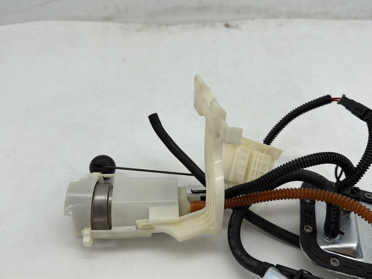 2015 Harley Softail Deluxe FLSTN OEM Fuel Pump Gas Gasoline Petrol Sending