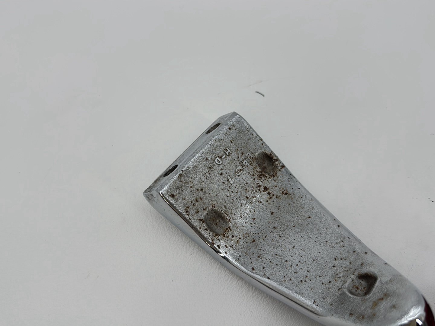 2006 - 2017 Harley-Davidson Dyna Street Bob Left Driver Foot Controls Peg Rest 50639-90A