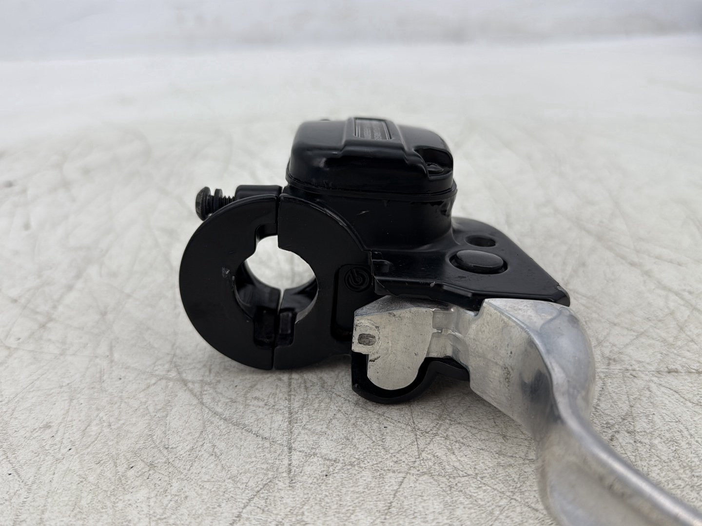 2011 Harley Street Glide Touring FLHX OEM Front Right Brake Lever Master Cylinder