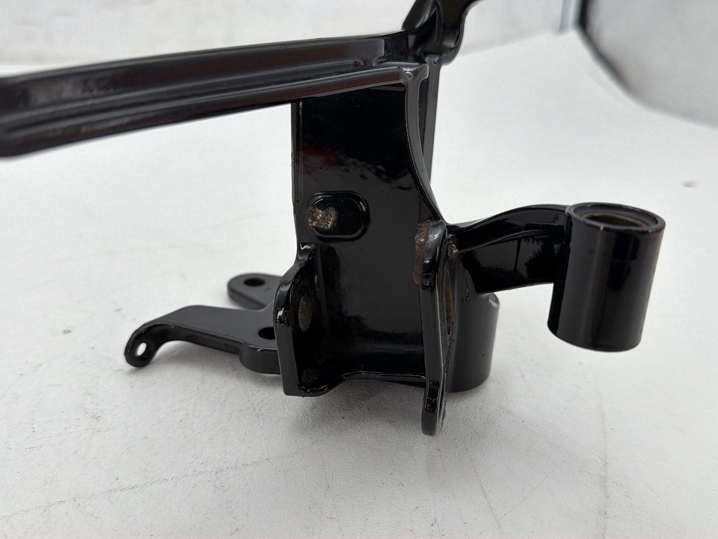 2011 Harley Heritage Softail Classic FLSTC OEM Left 1 Footboard Mount Bracket