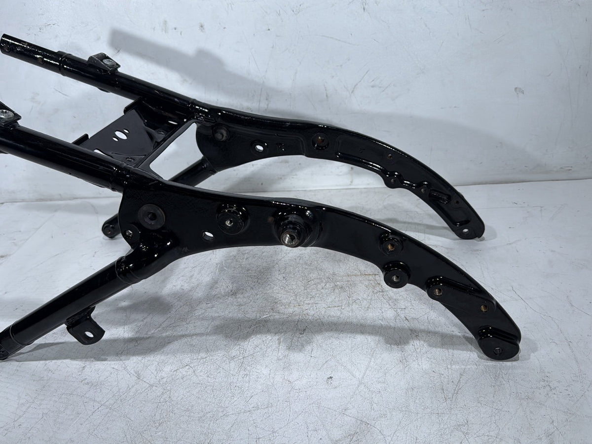 11 Harley Road Glide Touring FLTRX OEM Rear Back Sub Frame Rail Bar 48079-09BHP