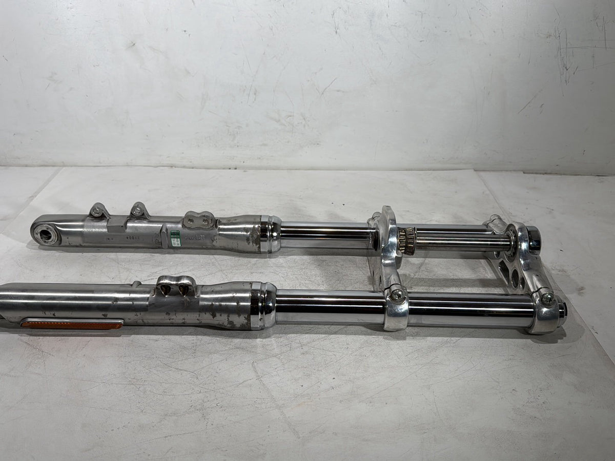 2006 Harley Dyna Super Glide FXDI OEM Front Triple Tree Set & LH RH Fork Legs Sliders