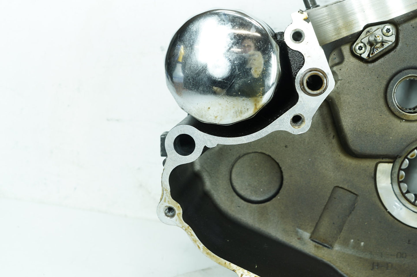 2000 - 2006 Harley-Davidson Softail Deuce Crankcase Shaft Engine Motor Cover 853567-C
