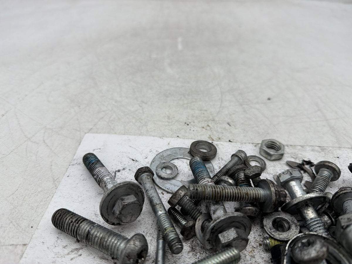 2017 Harley Dyna Street Bob FXDB OEM Hardware Bolts Nuts & Brackets