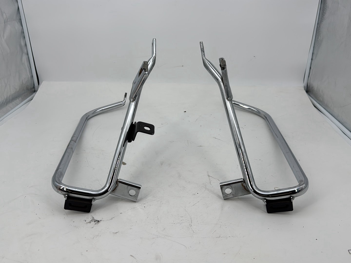 2007 - 2012 Harley-Davidson Touring Road Glide Rear Left Right Saddlebag Guard Rails Bar 	49206-09