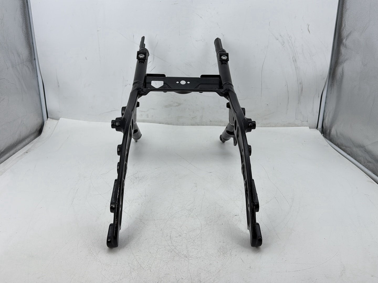 17 Harley Road Glide Touring FLTRXS OEM Rear Back Sub Frame Rail Bar 48079-09BHP