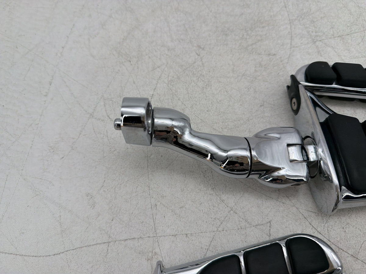 09 Harley Electra Glide Touring CVO Front Right Left Highway Foot Pegs Kuryakyn