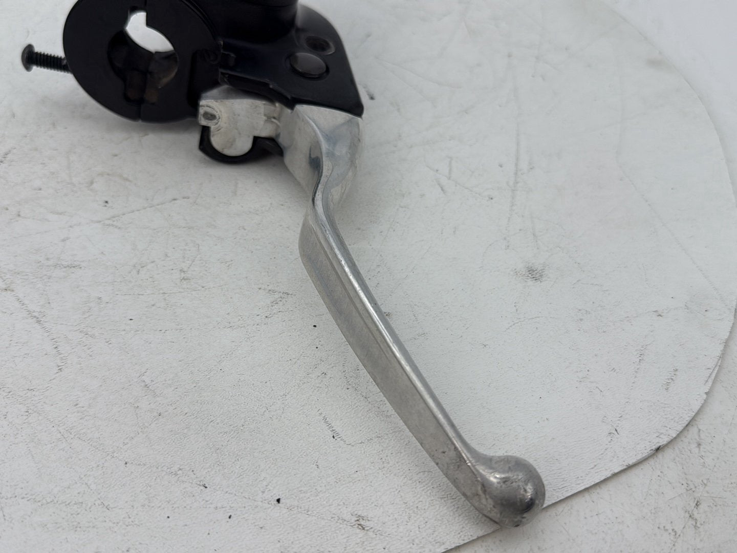 2008 - 2016 Harley-Davidson Touring Electra Glide Ultra Front Right Brake Lever Master Cylinder 44551-08C