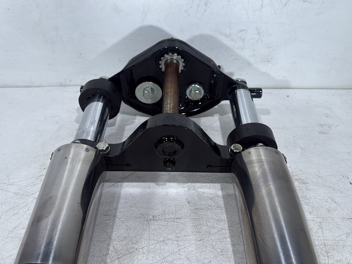 07 Harley Street Glide Touring OEM Front Triple Tree Set LH RH Fork Legs Sliders