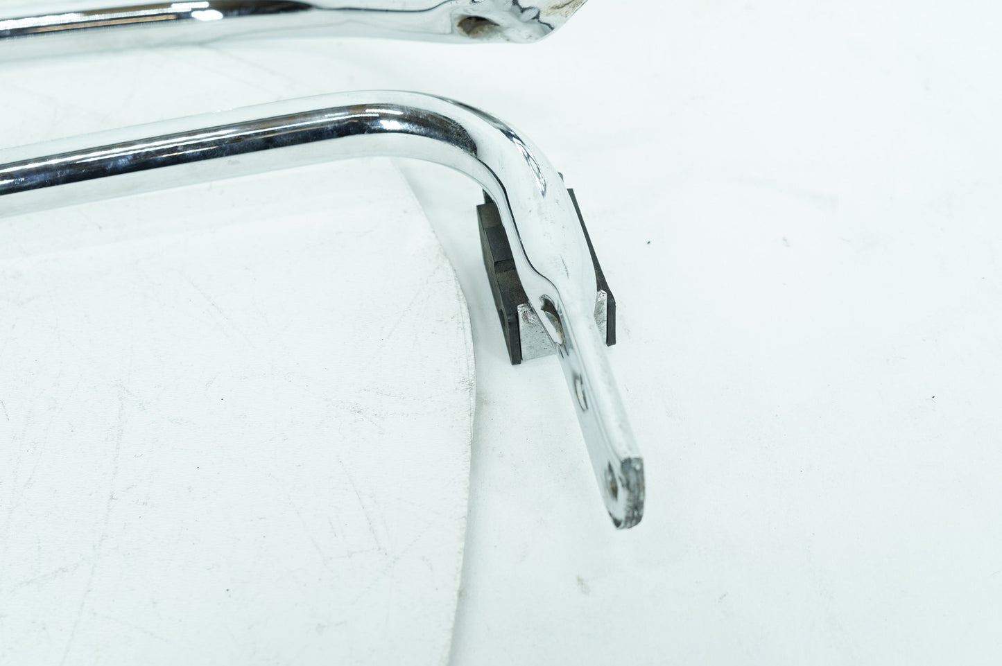 2007 - 2011 Harley-Davidson Touring Street Glide Rear Left Right Saddlebag Guard Rails Bar 49206-04