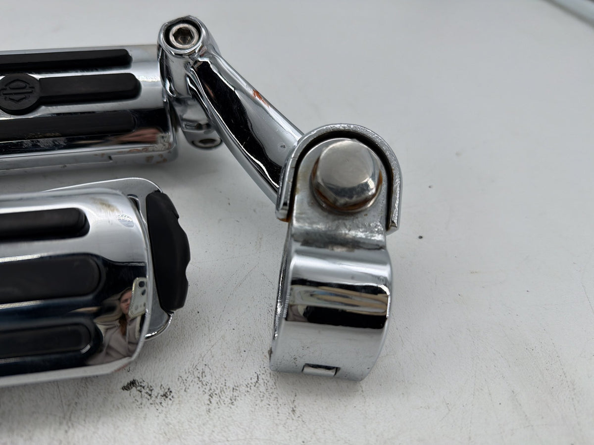 2011 Harley Road King Touring FLHR OEM Front Right Left Highway Foot Pegs