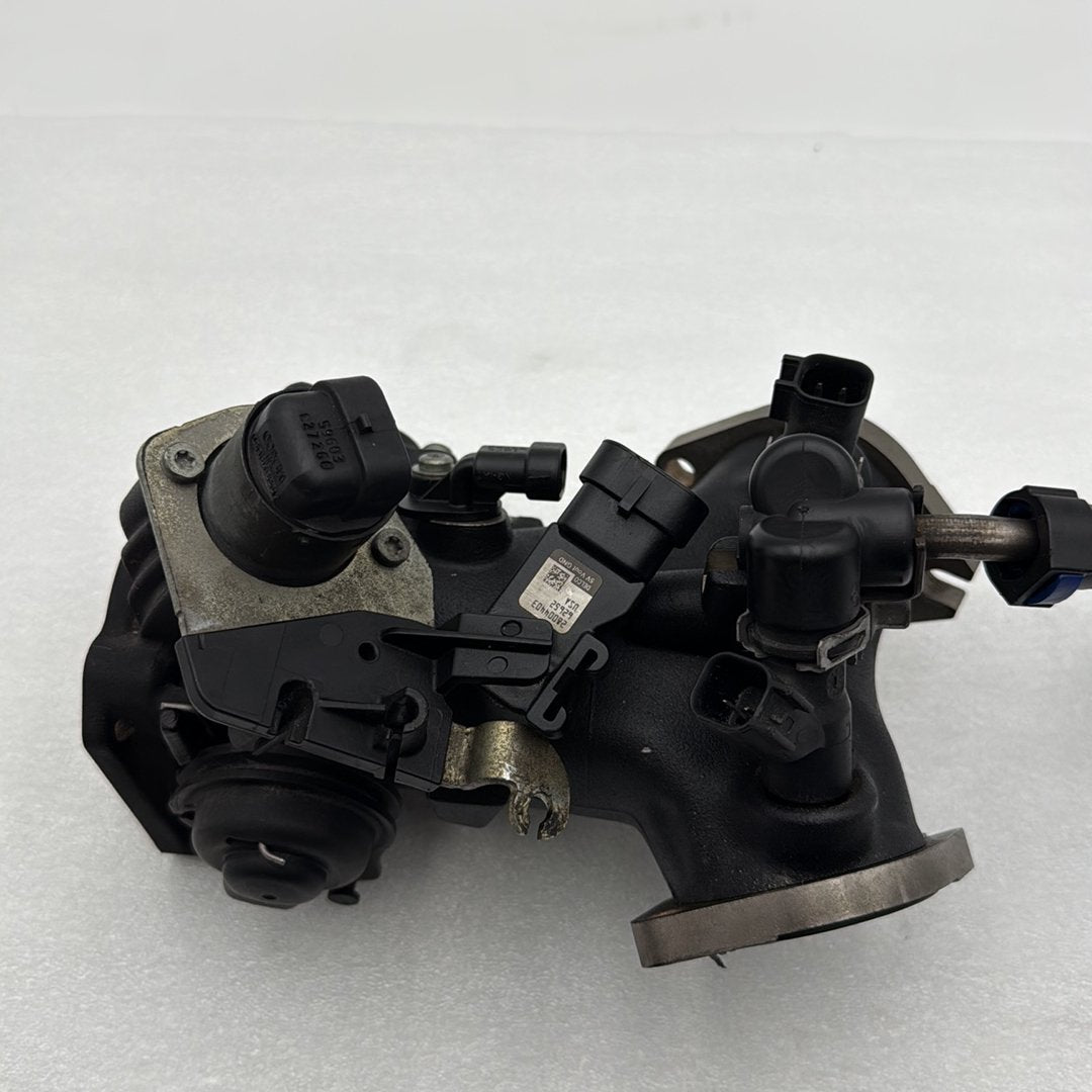 2007 - 2013 Harley-Davidson Touring Electra Glide Ultra Engine Intake Manifold Throttle Body 27708-06