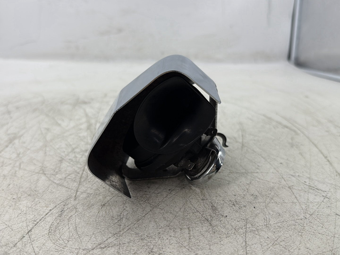2000 Harley Softail FLSTC Heritage Classic OEM Horn Signal Klaxon Chrome Cover