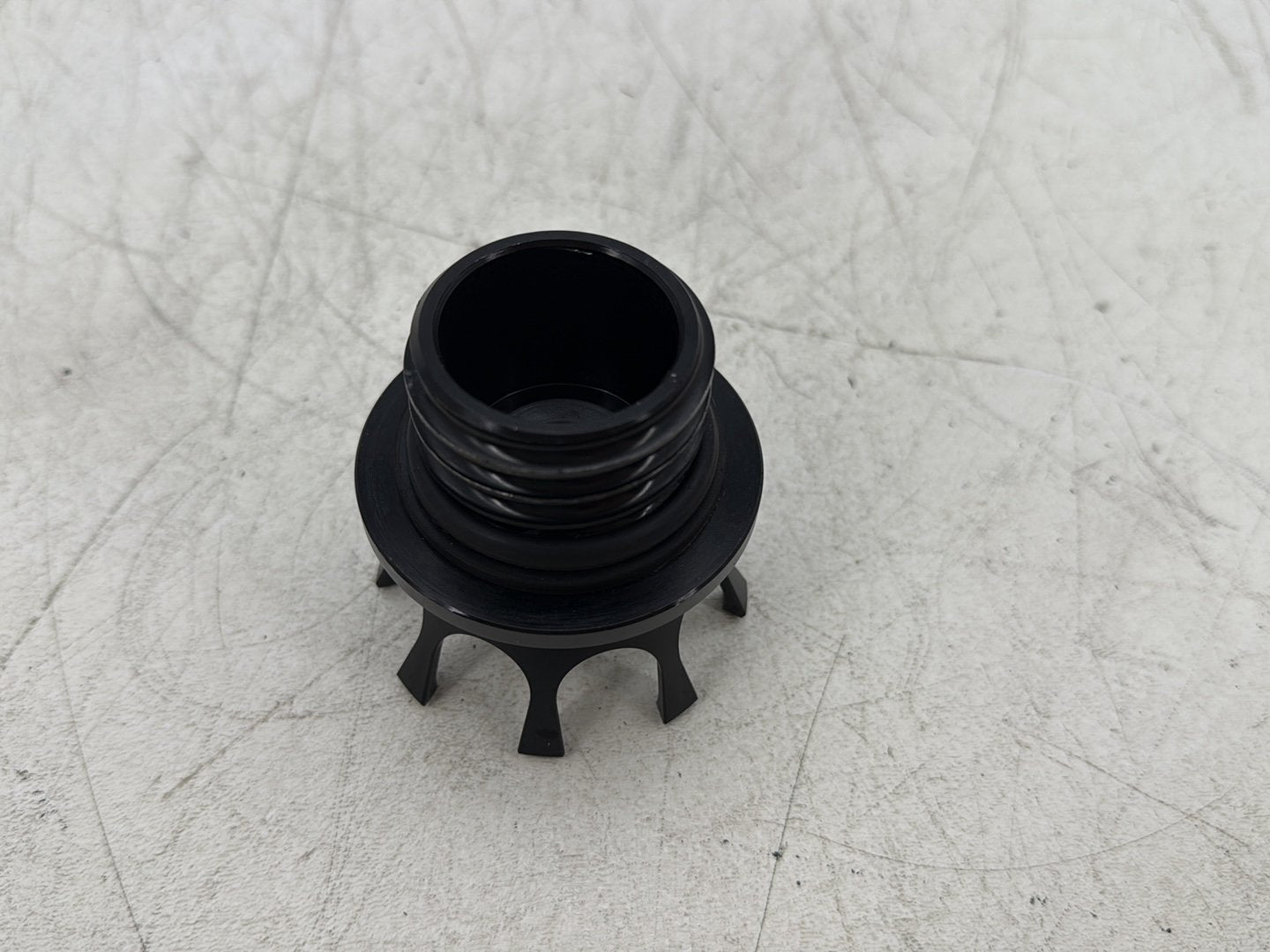 2004 Harley Sportster XL883C 883 Custom OEM Fuel Gas Tank Cap Bushing Hub