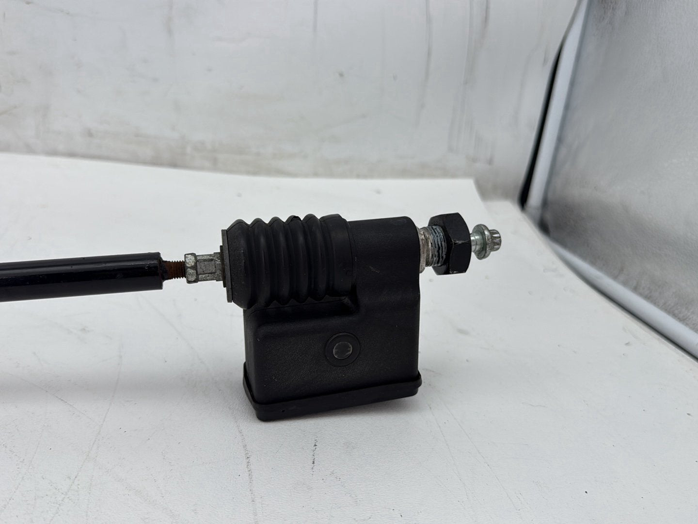 2000 Harley Dyna FXDWG Wide Glide OEM Rear Brake Master Cylinder Reservoir