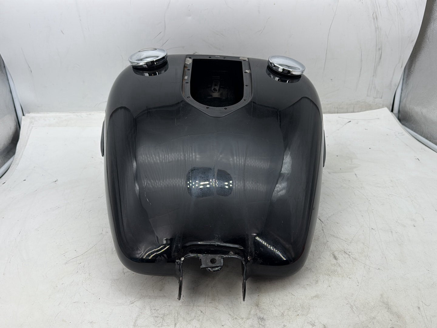 2012 Harley Dyna FXDF Fat Bob OEM Fuel Gas Tank Gasoline Reservoir