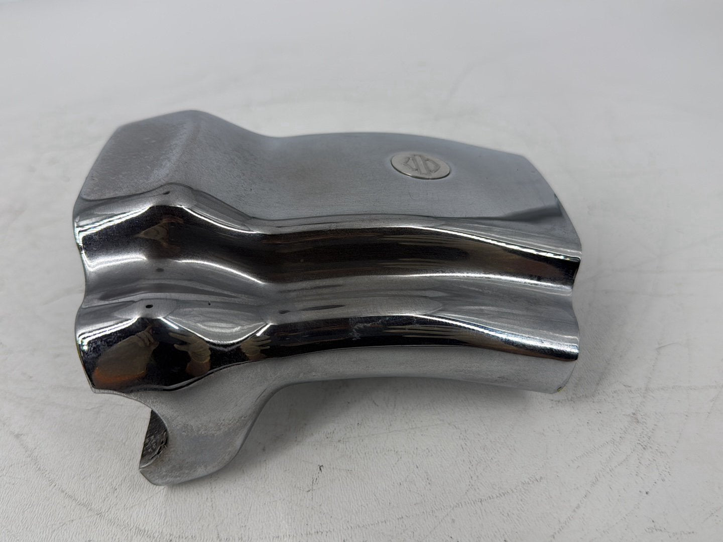 2005 Harley Sportster XL883C 883 Custom OEM Front Handlebar Riser Top Clamp Chrome
