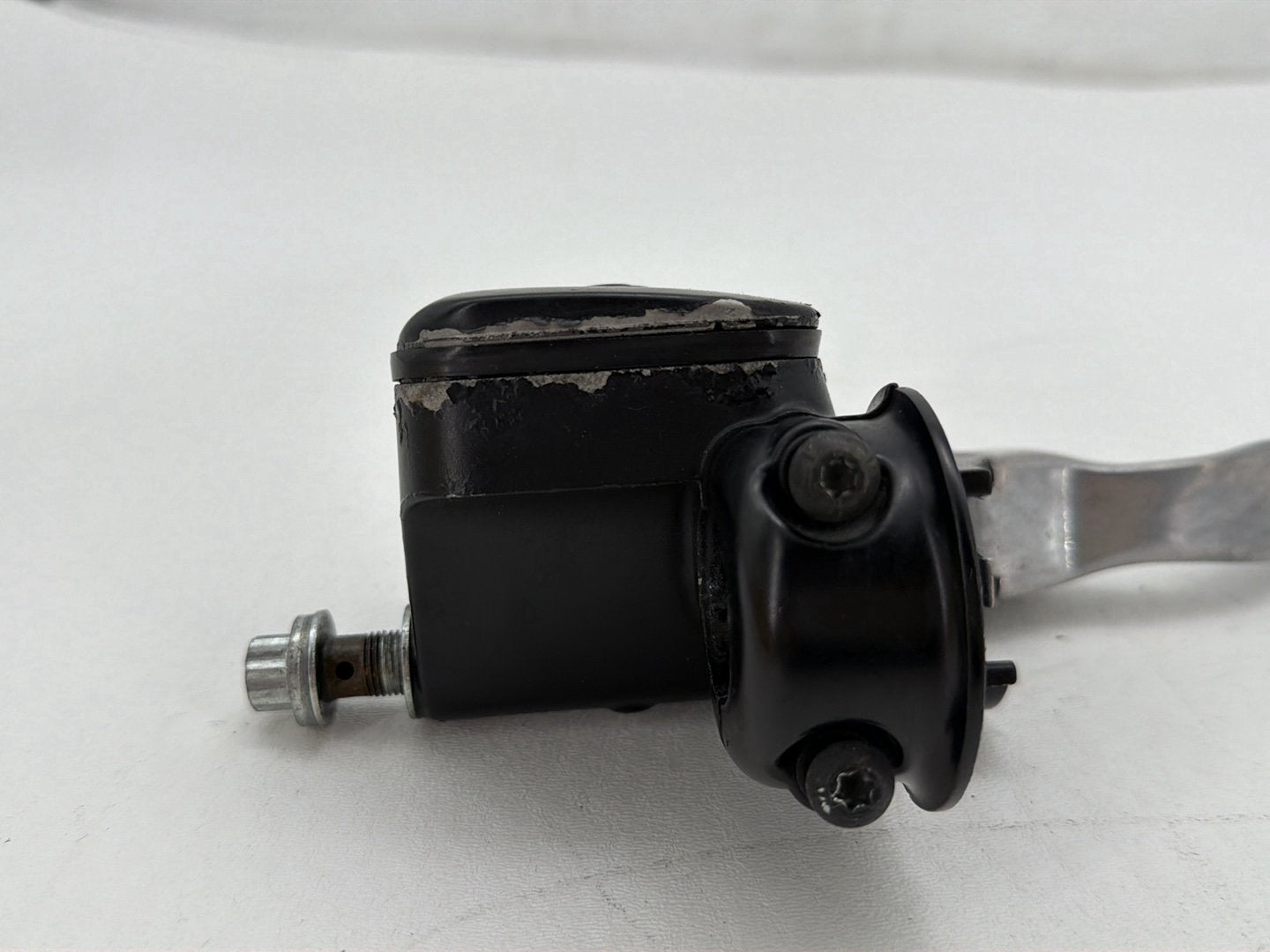 2011 Harley Heritage Softail Classic OEM Front Right Brake Lever Master Cylinder